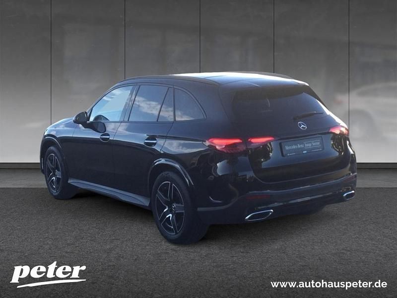 Gebraucht Mercedes GLC200 AMG 204 PS (150 kW) 2023 Unilack schwarz SUV