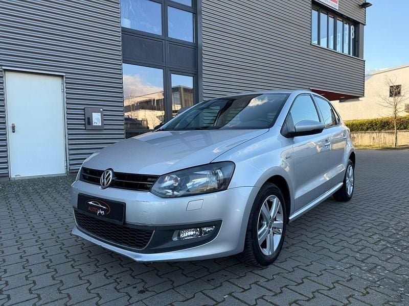 Silber Gebraucht 2014 VW Polo Life Limousine | 5.999 € (Guter Preis) - Bild 1/4