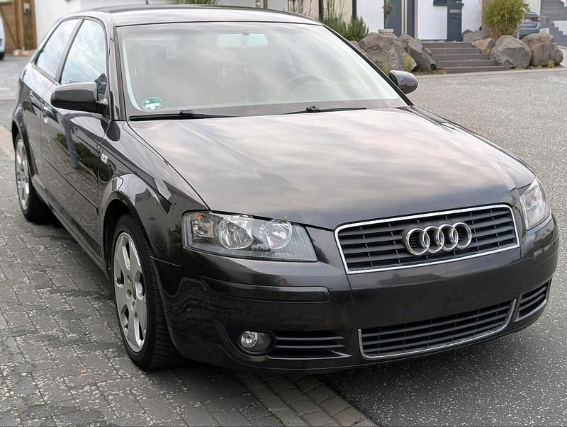 Grau Gebraucht 2004 Audi A3 Kleinwagen | 1.100 € (Superpreis) - Bild 1/4
