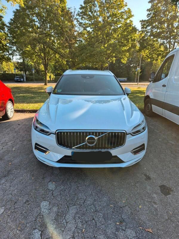Weiß Gebraucht 2017 Volvo XC60 Inscription SUV | 29.000 € (Teuer) - Bild 1/4