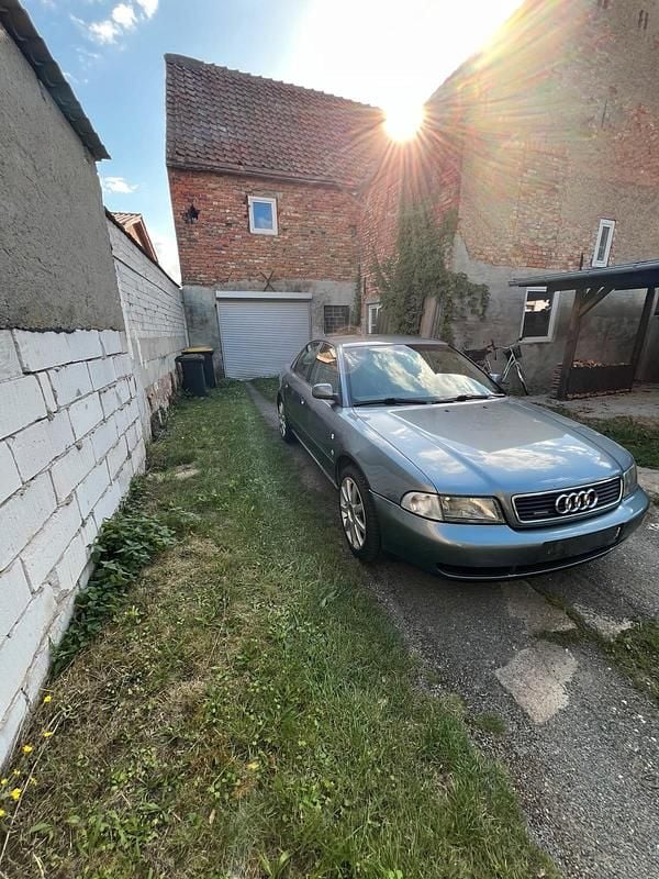 Gebraucht 1995 Audi A4 Limousine | 2.000 € - Bild 1/4