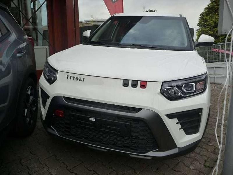 Grand white Neu 2024 Ssangyong (KGM) Tivoli SUV | 23.490 € - Bild 1/2