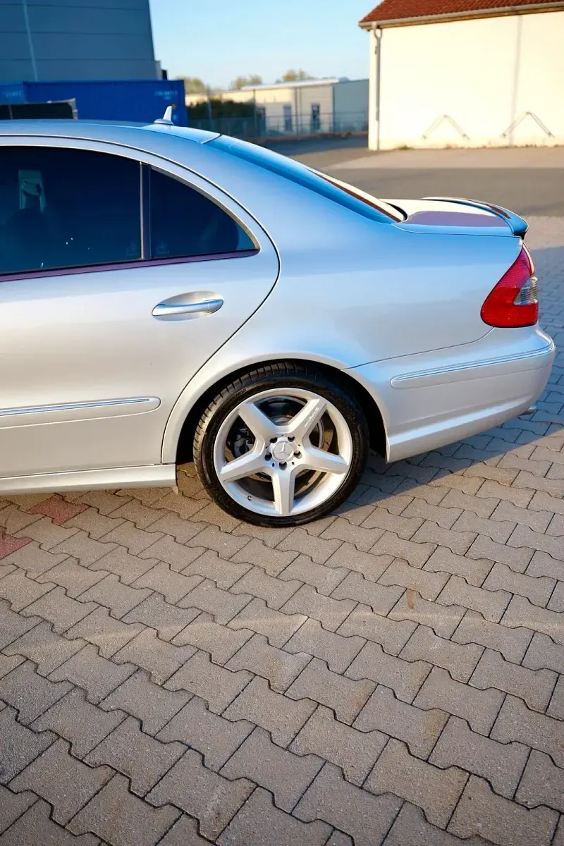 Gebraucht Mercedes E350 Avantgarde 272 PS (200 kW) 2007 Silber Limousine