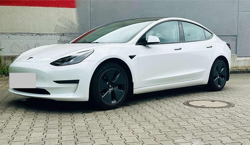 Weiß Gebraucht 2022 Tesla Model 3 Limousine | 32.899 € (Fairer Preis) - Bild 1/4
