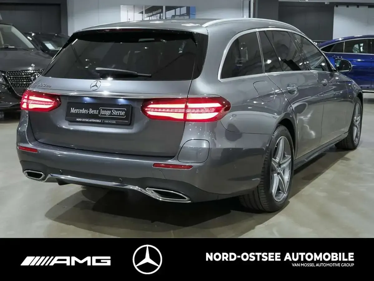 Gebraucht Mercedes E300 AMG 194 PS (142 kW) 2020 Selenitgrau metallic Kombi