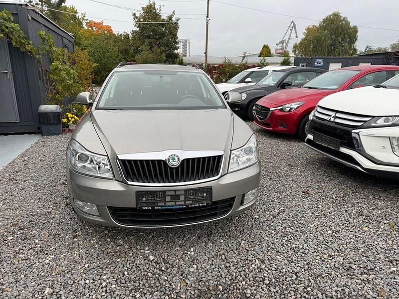 Beige Gebraucht 2013 Skoda Octavia Ambition Kombi | 5.999 € (Superpreis) - Bild 1/4