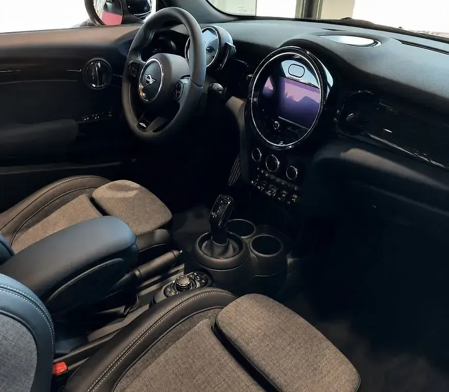 Gebraucht Mini Cooper S Cabriolet 181 PS (133 kW) 2022 Schwarz Cabrio