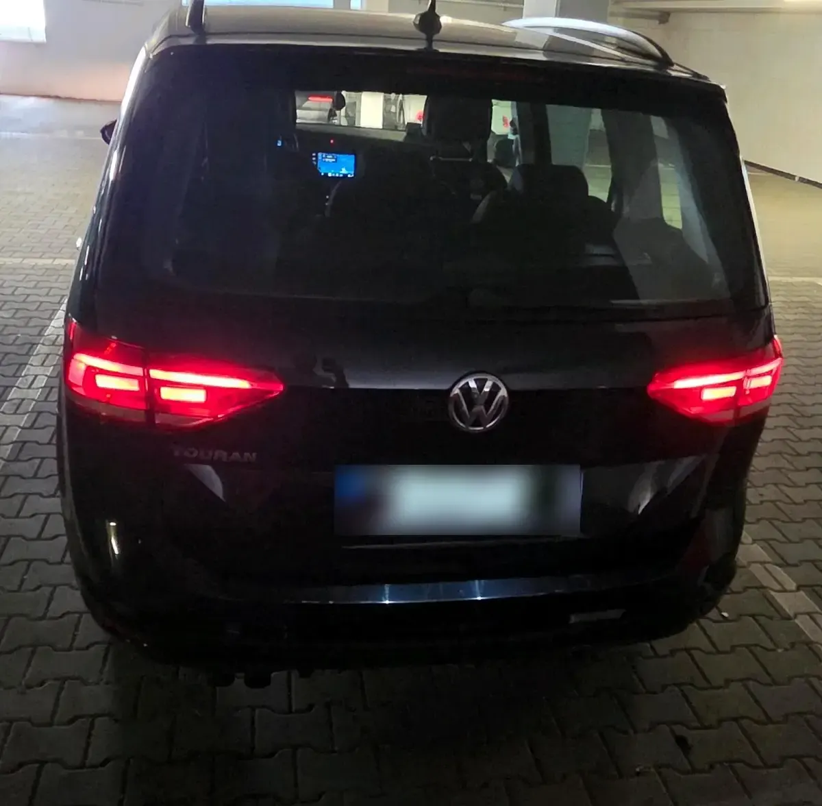 Gebraucht VW Touran 150 PS (110 kW) 2020 Schwarz Van / Kleinbus
