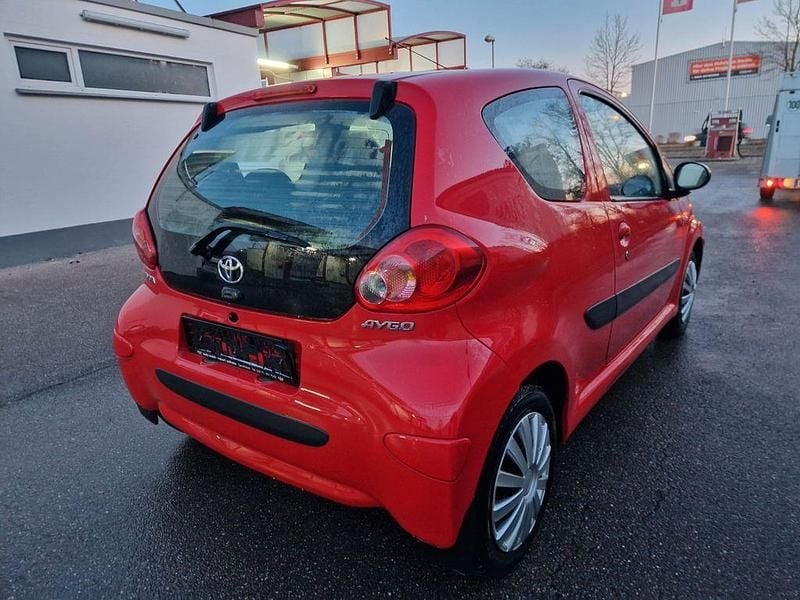 Rot Gebraucht 2008 Toyota Aygo Cool Kleinwagen | 950 € (Superpreis) - Bild 1/4