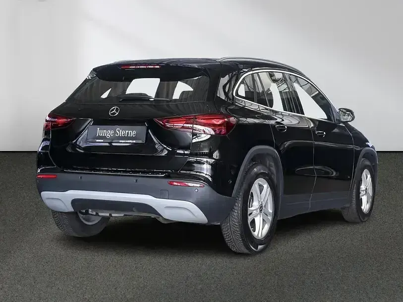 Gebraucht Mercedes GLA200 163 PS (119 kW) 2024 Schwarz SUV