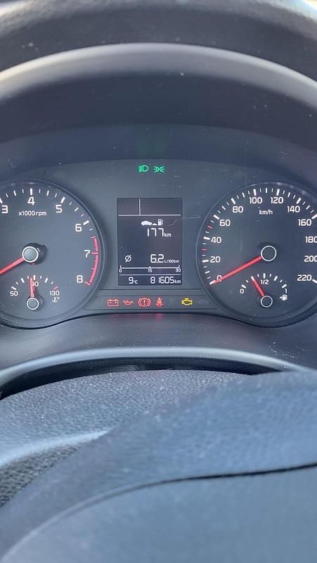 Second-hand Kia Rio 64 CP (47 kW) 2018 Albastru Berlinǎ
