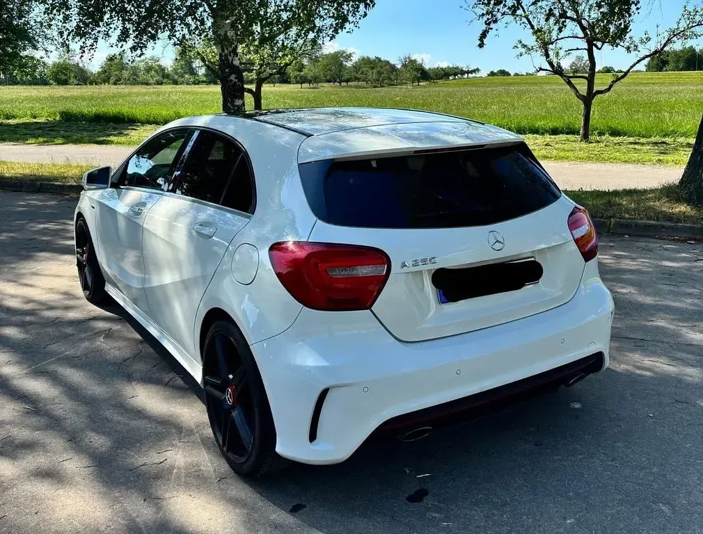 Gebraucht Mercedes A250 Sportline 211 PS (155 kW) 2013 Weiß Limousine