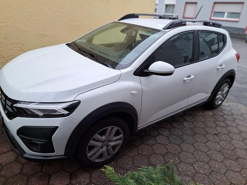 Gebraucht Dacia Sandero Expression 91 PS (66 kW) 2024 Weiß Limousine