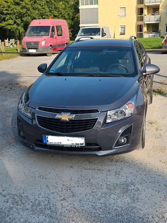 Grau Gebraucht 2012 Chevrolet Cruze LT Limousine | 4.500 € (Fairer Preis) - Bild 1/4
