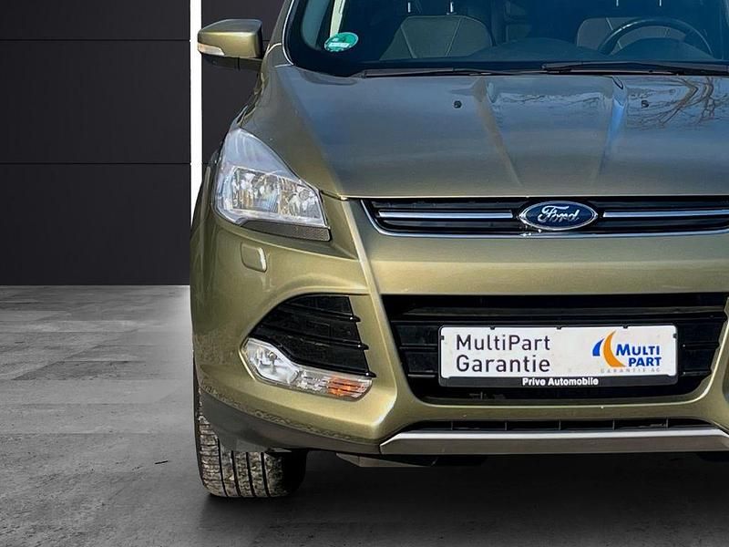 Gebraucht Ford Kuga Titanium 150 PS (110 kW) 2015 Grün SUV