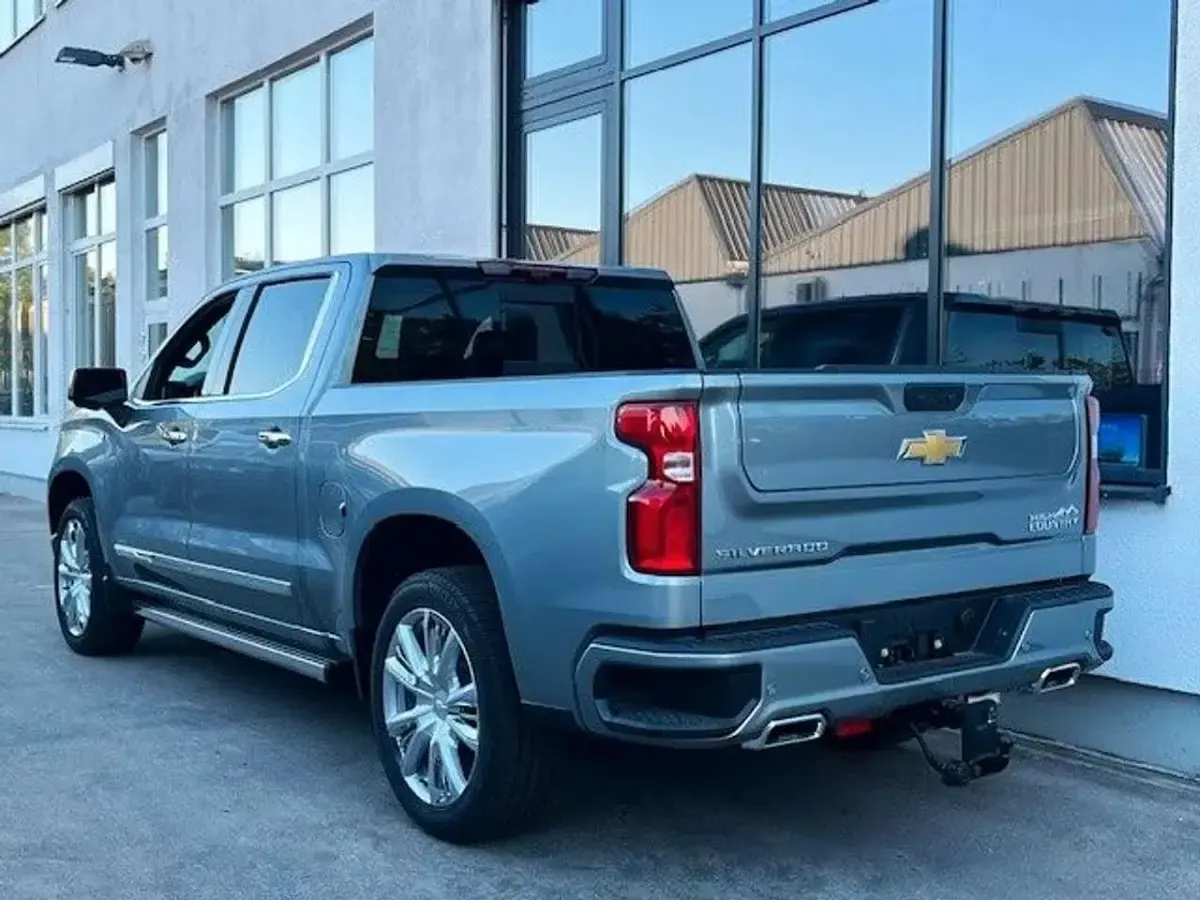 Gebraucht Chevrolet Silverado 309 PS (227 kW) 2024 Gxd sterling gray SUV