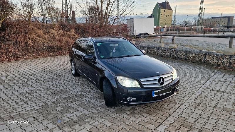 Gebraucht Mercedes C220 175 PS (128 kW) 2010 Schwarz Kombi
