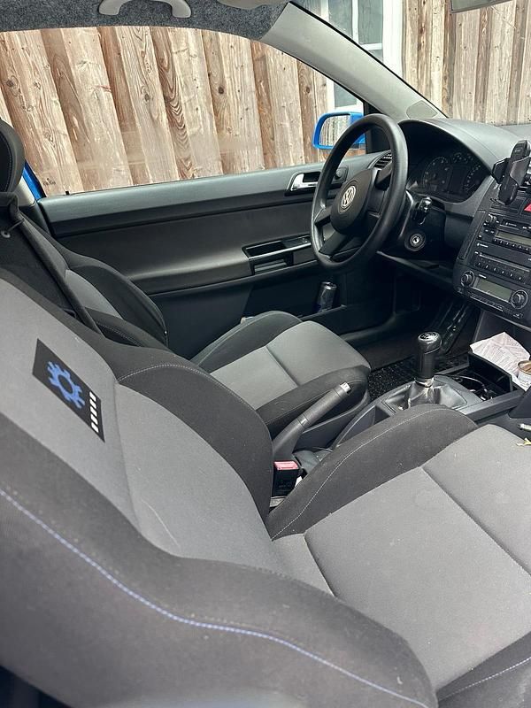 Gebraucht VW Polo 131 PS (96 kW) 2004 Blau Kleinwagen