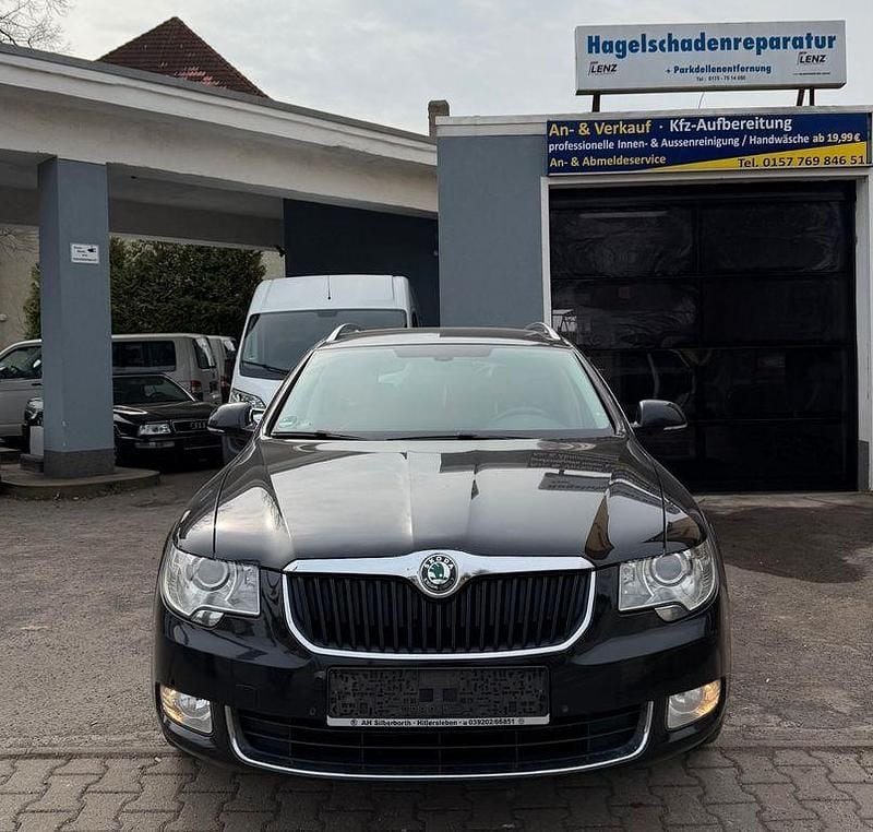 Gebraucht Skoda Superb LAURIN & KLEMENT 170 PS (125 kW) 2012 Schwarz Kombi