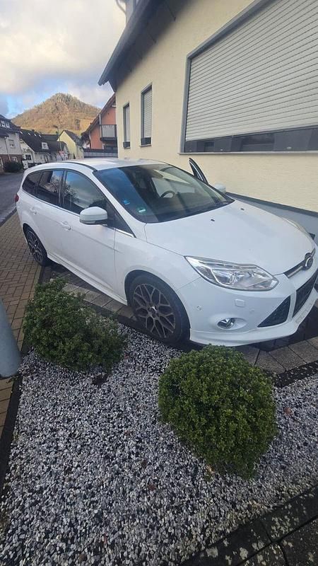 Gebraucht Ford Focus S 150 PS (110 kW) 2013 Weiß Kombi