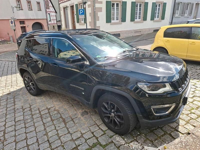 Gebraucht Jeep Compass Limited 170 PS (125 kW) 2018 Schwarz SUV