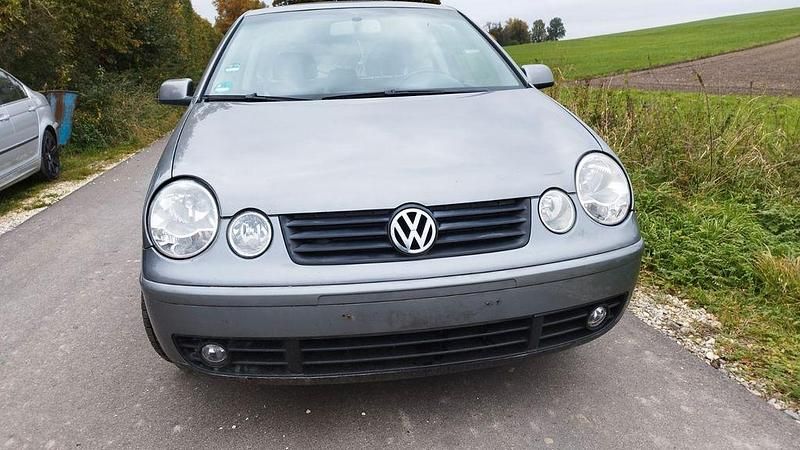 Grau Gebraucht 2004 VW Polo Basis Kleinwagen | 1.700 € (Fairer Preis) - Bild 1/4