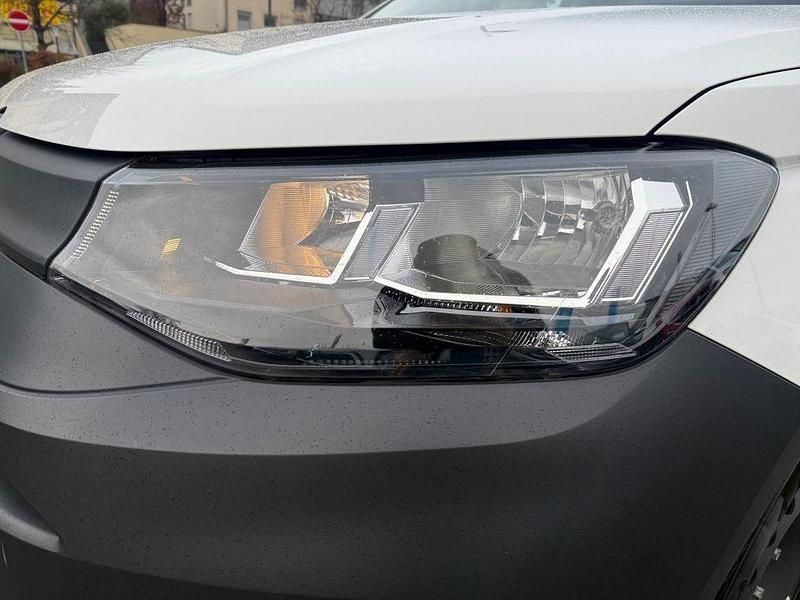 Gebraucht VW Caddy 102 PS (75 kW) 2022 Candyweiß Van / Kleinbus