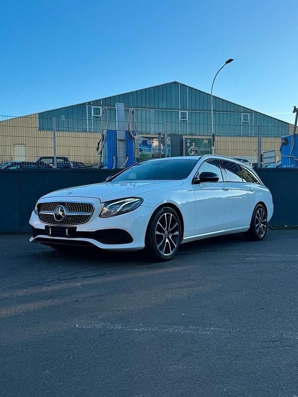 Gebraucht Mercedes E350 Avantgarde 258 PS (189 kW) 2017 Weiß Kombi