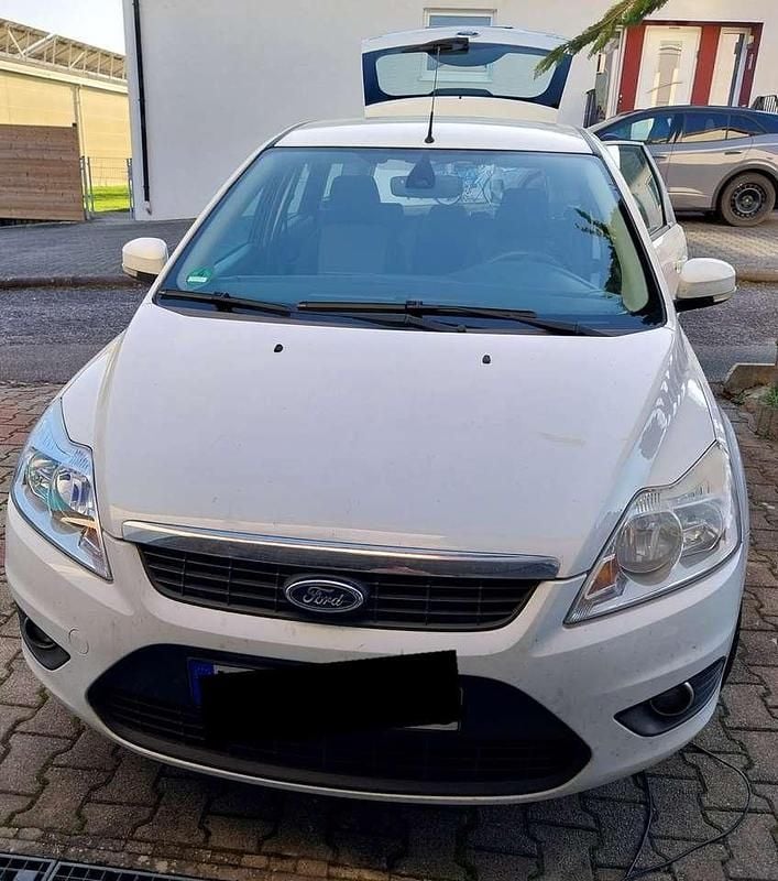 Gebraucht Ford Focus 109 PS (80 kW) 2010 Weiß Kombi