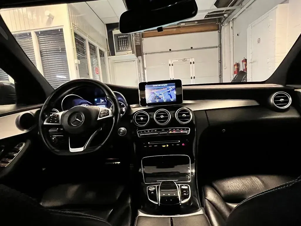 Gebraucht Mercedes C220 Edition 170 PS (125 kW) 2014 Grau Limousine