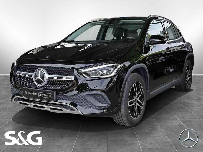 Unilack nachtschwarz Gebraucht 2021 Mercedes GLA250 SUV | 28.370 € (Guter Preis) - Bild 1/4