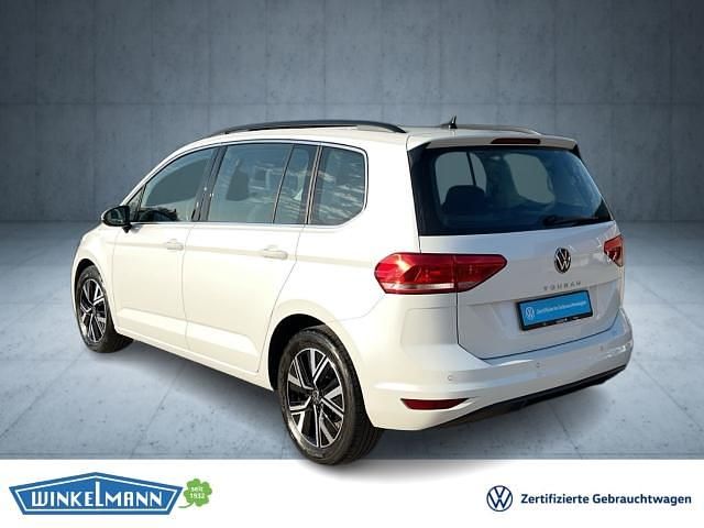 Gebraucht VW Touran Highline 150 PS (110 kW) 2023 Weiss Van / Kleinbus