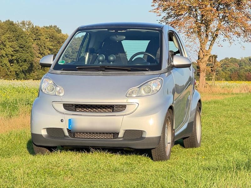 Silber Gebraucht 2018 Smart ForTwo Coupé Coupé | 5.200 € (Superpreis) - Bild 1/4