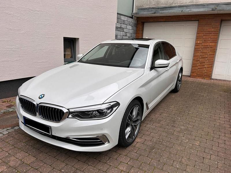 Weiß Gebraucht 2019 BMW 530 Luxury Line Limousine | 29.000 € (Superpreis) - Bild 1/4