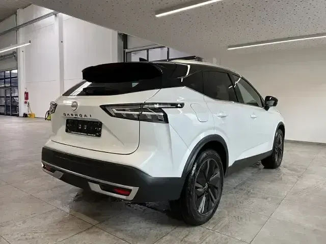 Neu Nissan Qashqai 360º 158 PS (116 kW) 2026 Pearl white / dach schwarz SUV