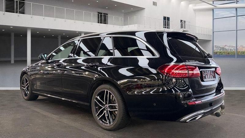 Gebraucht Mercedes E300 194 PS (142 kW) 2022 Schwarz Kombi