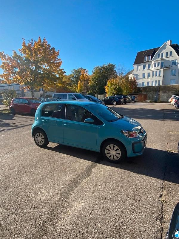 Second-hand VW up! 60 CP (44 kW) 2017 Albastru Hatchback