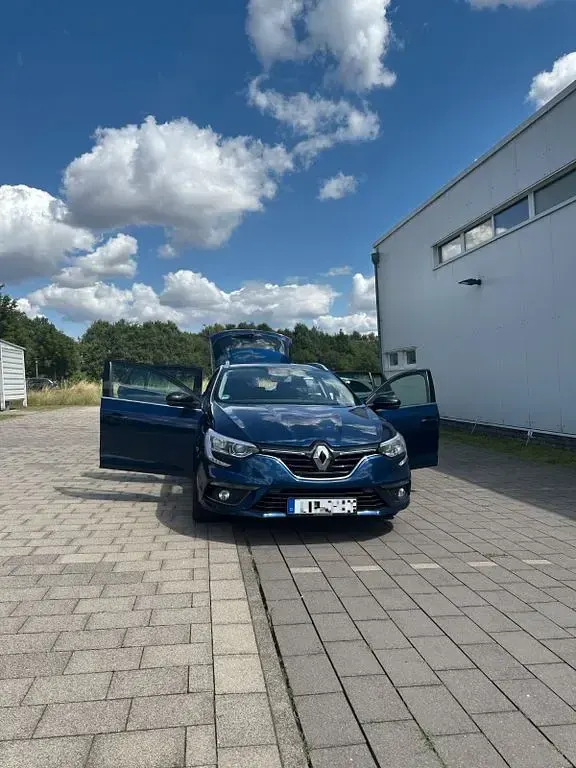 Gebraucht Renault Mégane IV LIMITED 140 PS (102 kW) 2018 Blau Limousine