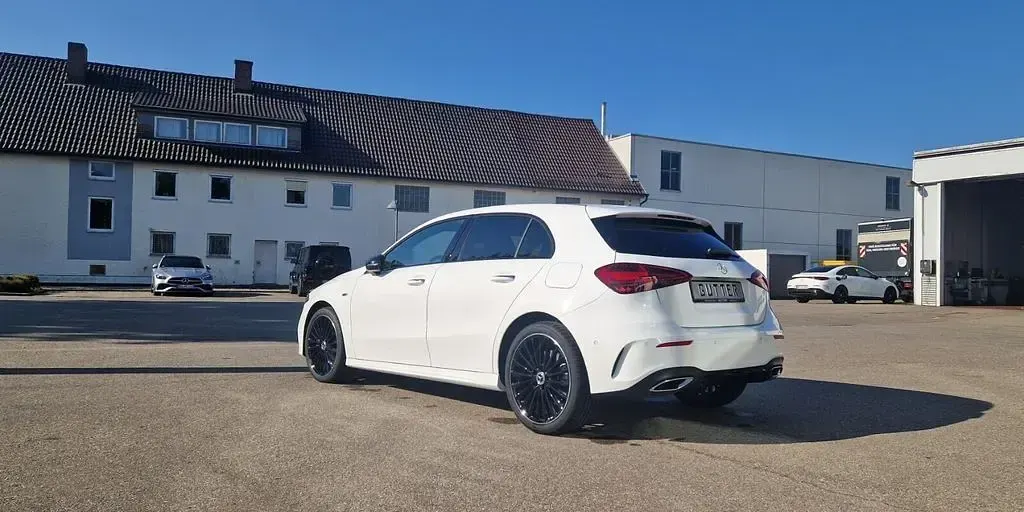 Gebraucht Mercedes A250 AMG line 163 PS (119 kW) 2025 Weiß Limousine