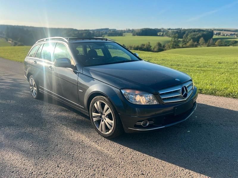 Grau Gebraucht 2008 Mercedes C320 Kombi | 3.750 € (Fairer Preis) - Bild 1/4