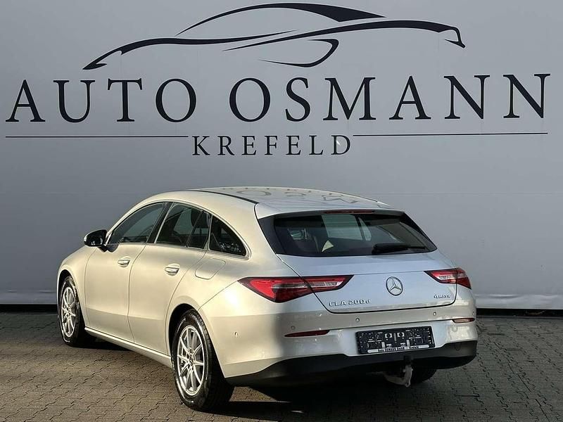 Gebraucht Mercedes CLA200 150 PS (110 kW) 2021 Iridiumsilber  metalliclack Kombi