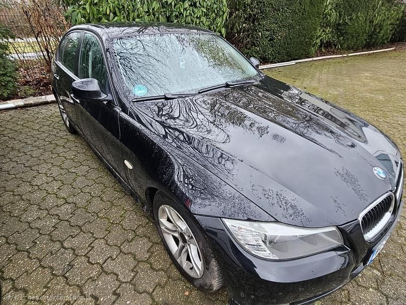 Gebraucht BMW 318 146 PS (107 kW) 2009 Schwarz Limousine