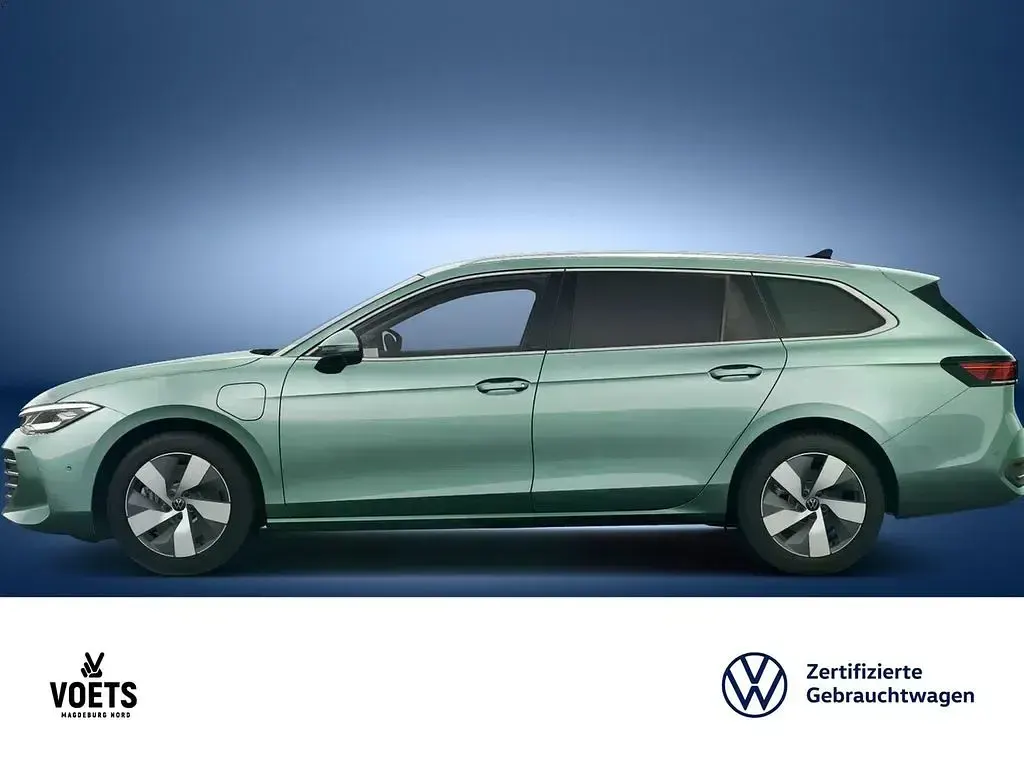 Gebraucht VW Passat 150 PS (110 kW) 2025 Blau Kombi