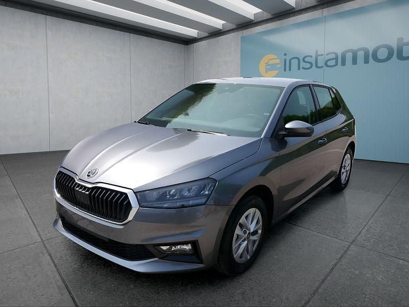 Grau Neu 2025 Skoda Fabia Limousine | 17.999 € (Fairer Preis) - Bild 1/4