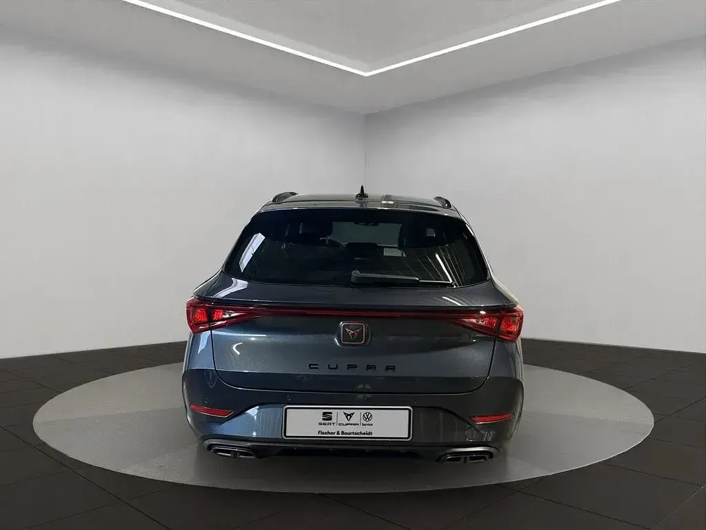 Gebraucht Seat Leon Basis 190 PS (139 kW) 2023 Grau Limousine