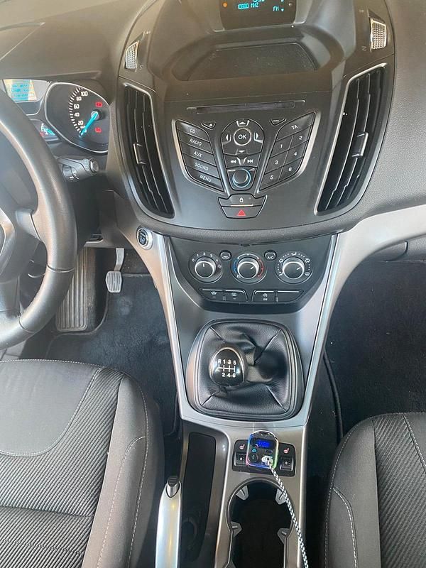 Gebraucht Ford Kuga Sport 150 PS (110 kW) 2015 Grau SUV