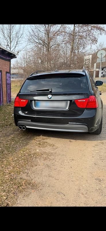 Gebraucht BMW 325 Basis 218 PS (160 kW) 2009 Schwarz Kombi