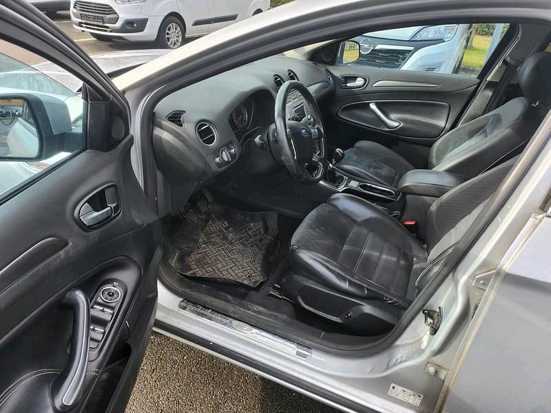 Gebraucht Ford Mondeo Titanium 179 PS (131 kW) 2010 Silber Kombi