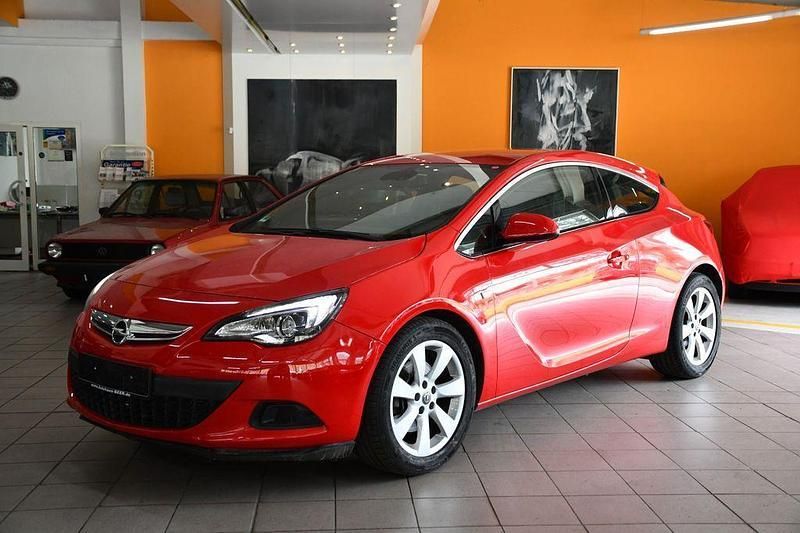 Rot Gebraucht 2015 Opel Astra GTC OPC Coupé | 6.600 € (Guter Preis) - Bild 1/4