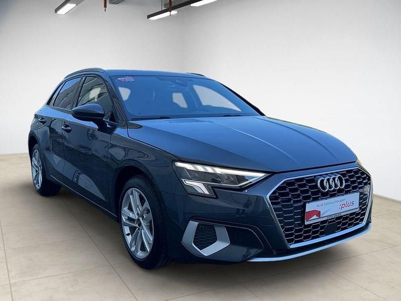 Gebraucht Audi A3 Sportback e-tron Advanced 150 PS (110 kW) 2024 Grau Kleinwagen